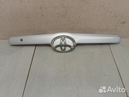 Накладка крышки багажника