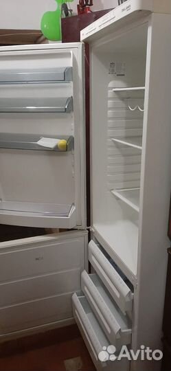 Холодильник AEG трехкамерный