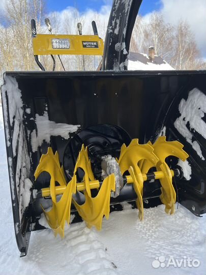 Снегоуборочная машина бензиновый Huter SGC 8.0