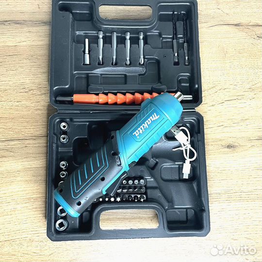 Аккумуляторная отвертка Makita