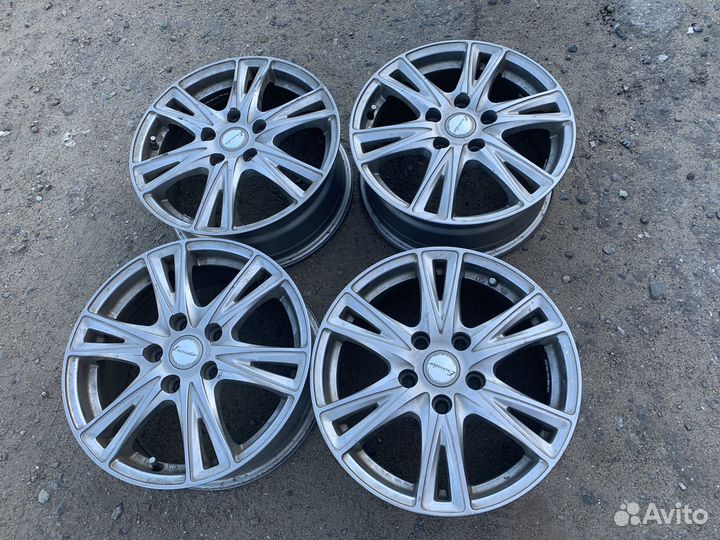 Литье Exceeder R16 5*114.3 et53 цо73 4шт из японии