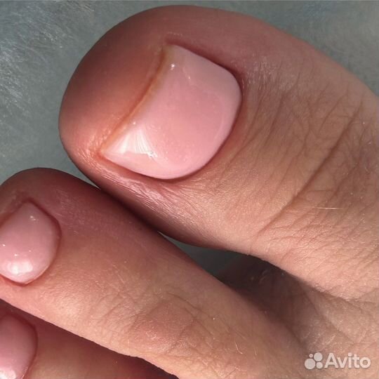 Маникюр и педикюр