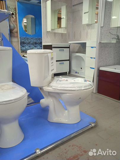 Унитаз с бачком новый