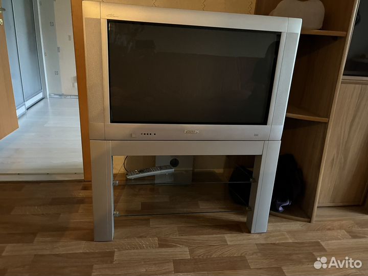 Телевизор philips 32 PW 8818 с тумбой