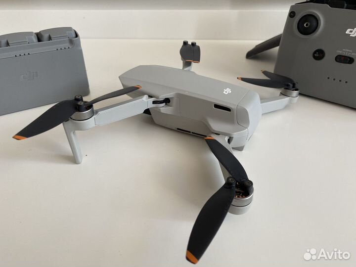 Квадрокоптер DJI Mavic Mini 2 Fly More Combo