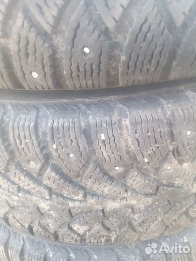 Nokian Tyres Hakkapeliitta 4 215/65 R16