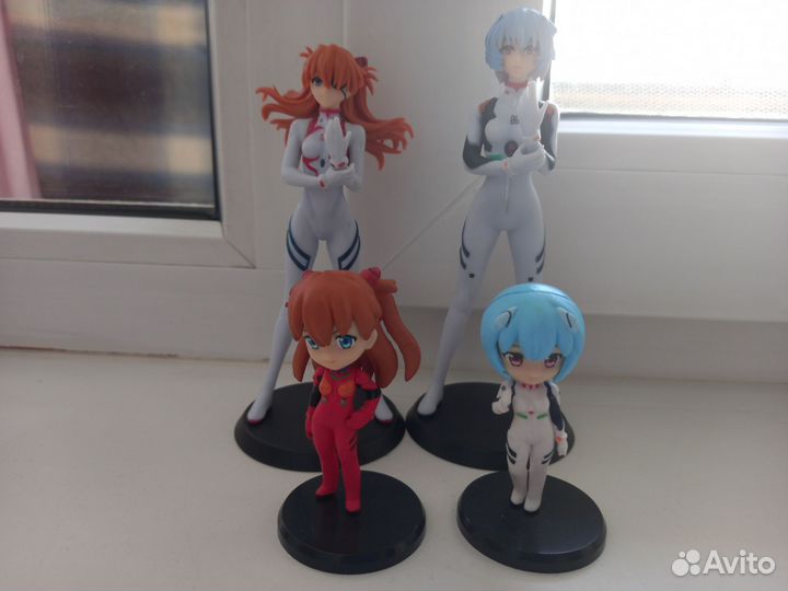 Много фигурок по Евангелиону