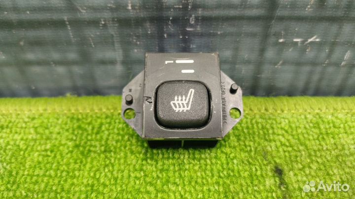 Кнопка подогрева сиденья Cadillac Escalade LQ9