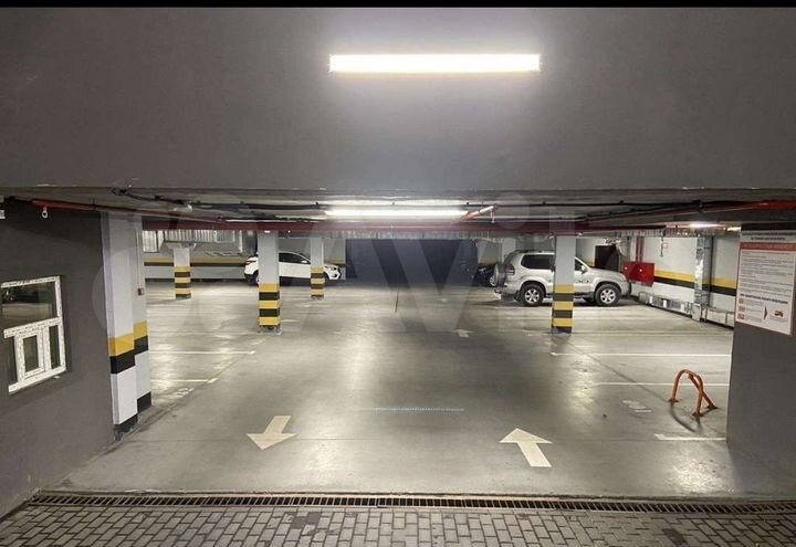 Машиноместо, 13 м²