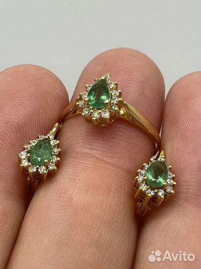 Золотой комплект с бриллиантами и изумрудом