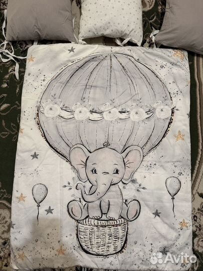 Одеялко и подушки для кроватки малыша