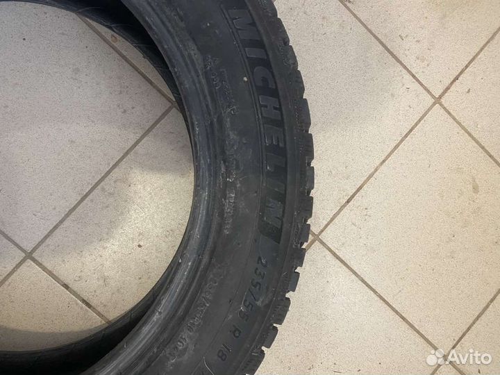 Michelin X-Ice North 4 SUV 235/55 R18 104