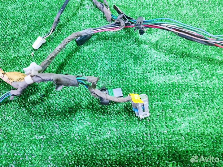 Проводка двери задней левой Ssangyong Rexton 2005