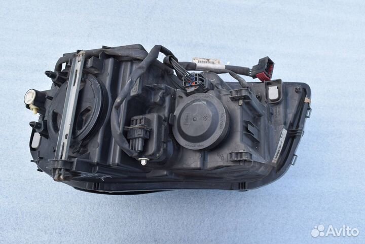 Фара правая Volvo XC90 2006 30784152