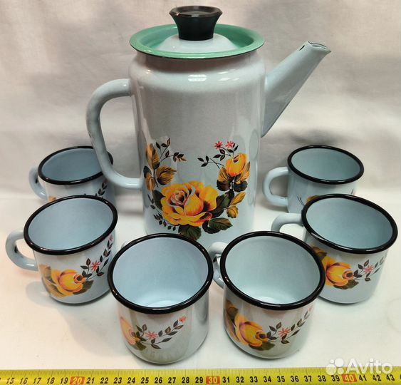 Набор эмалированной посуды. Кофейник и 6 кружек