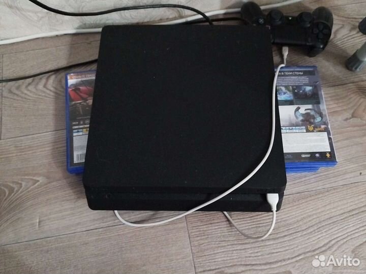 Sony playstation 4 slim