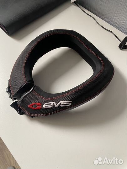 Защита шеи EVS R2