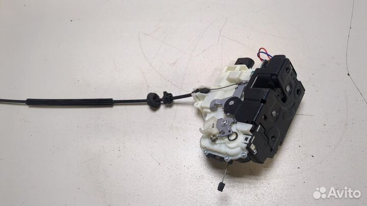 Замок двери левый передний Volkswagen Golf 4, 2002