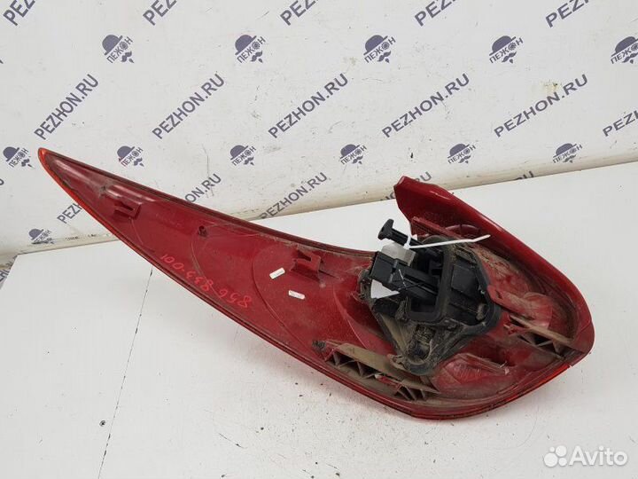 Фонарь задний правый Peugeot 207