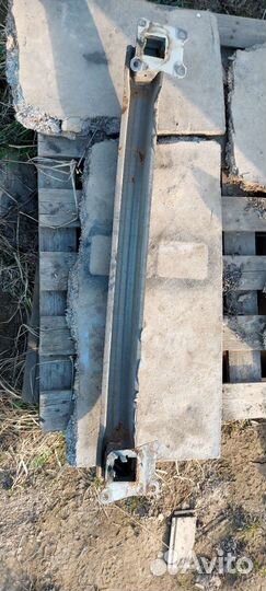 Усилитель заднего бампера skoda yeti