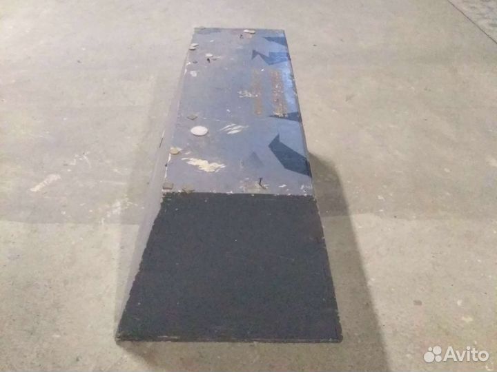 Короб сабвуфера в авто