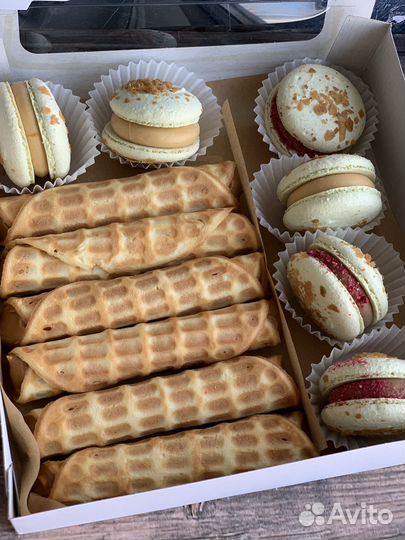 Трубочки вафельные со сгущенкой и орешки