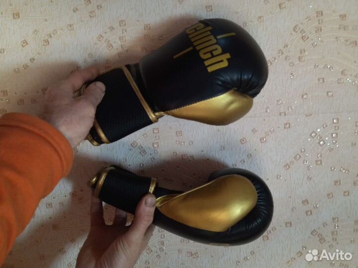 Боксерские перчатки детские новые