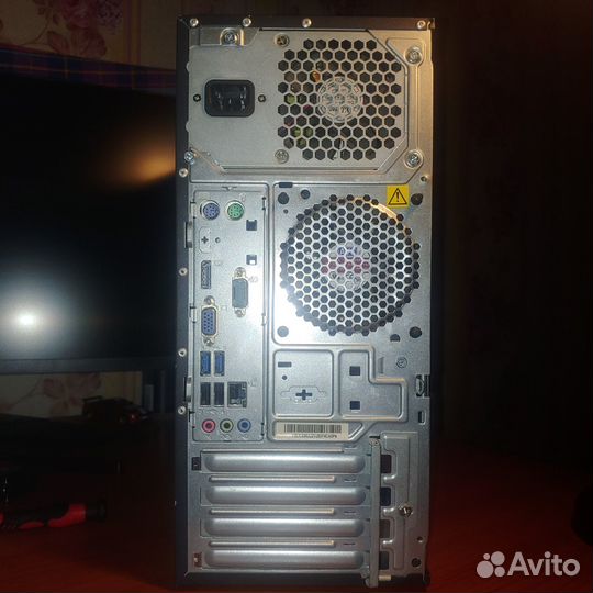 Универсальный системник Lenovo ThinkCentre M79