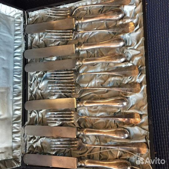 Набор антикварных столовых приборов конца XIX века