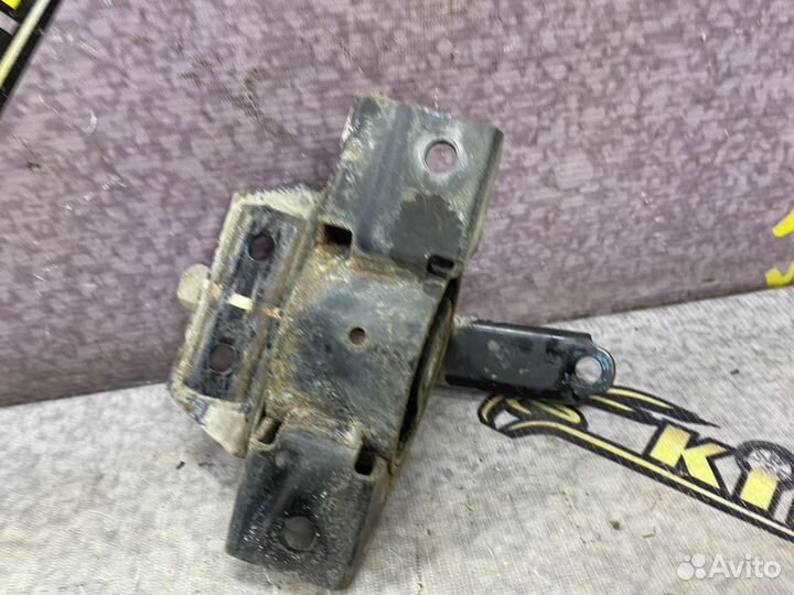 Опора Подушка кпп левая Шевроле Спарк Spark m200