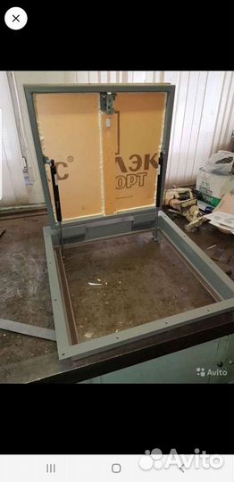 Люк в подвал.напольный люк