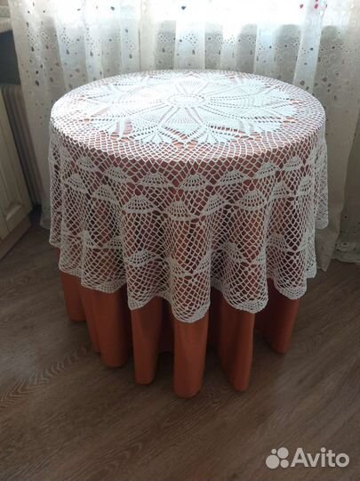 Скатерть круглая вязаная