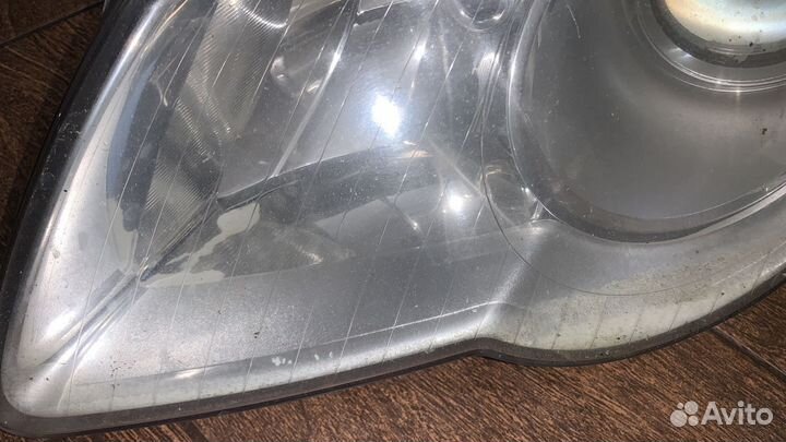 Фара левая Volkswagen Passat B6