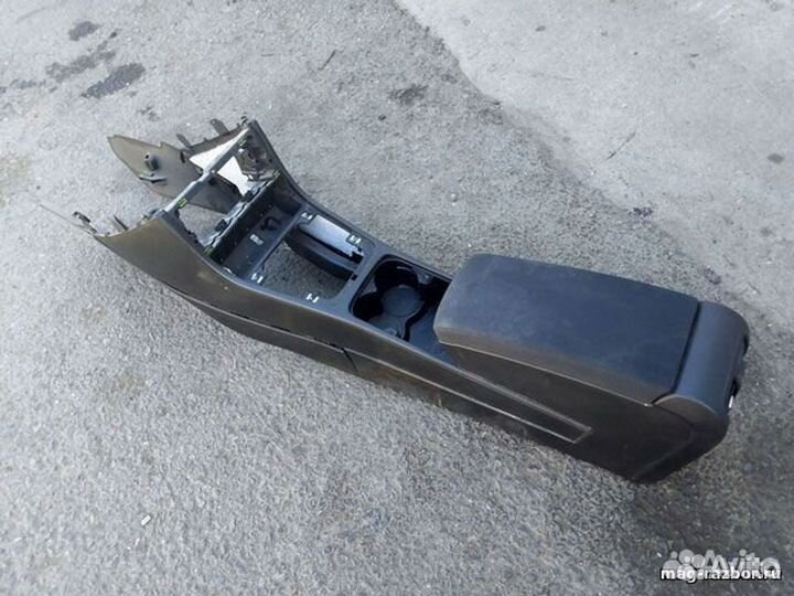 Консоль Volkswagen Passat B6