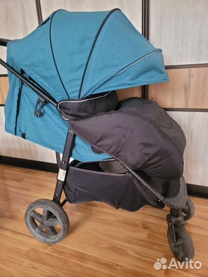 Детская прогулочная коляска