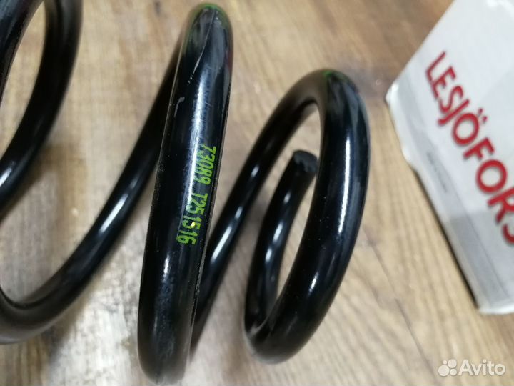 Пара новых задних пружин lesjöfors Ауди 100/А6 С4