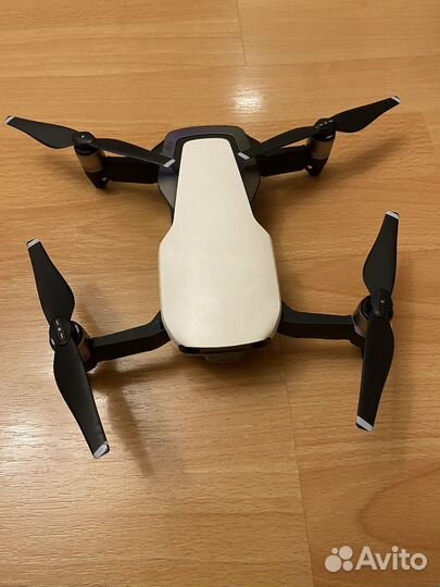 Продам дрон dji mavic air
