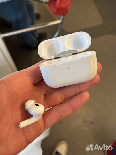Кейс/правый наушник airpods pro 2 оригинал