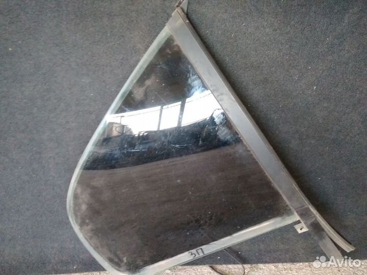 Стекло заднее правое глухое Skoda Octavia Tour A4