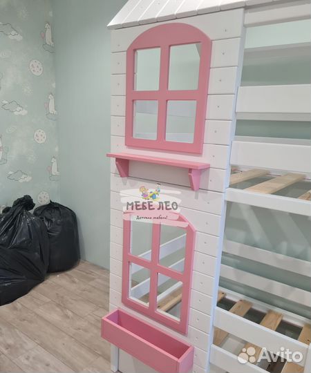 Двухъярусная кровать