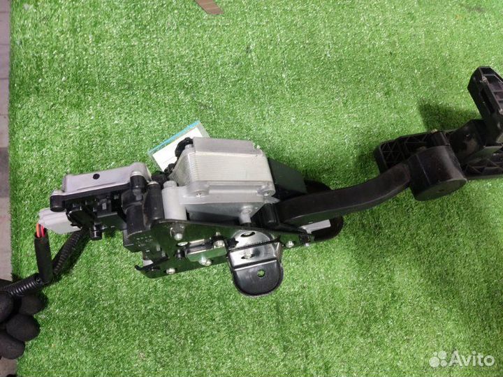 Педаль газа Nissan Fuga KNY51 VQ37VHR 2012