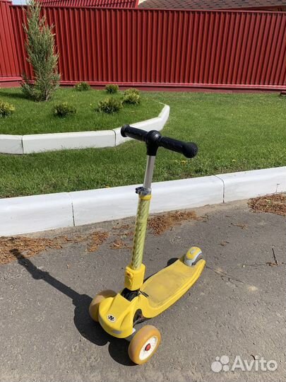 Самокат детский светящиеся колеса