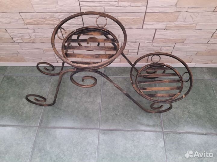 Подставка для цветов напольная металлическая