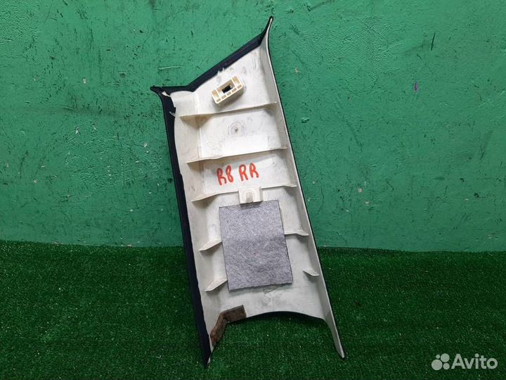 Обшивка правой стойки BMW X3 (E83) 2004