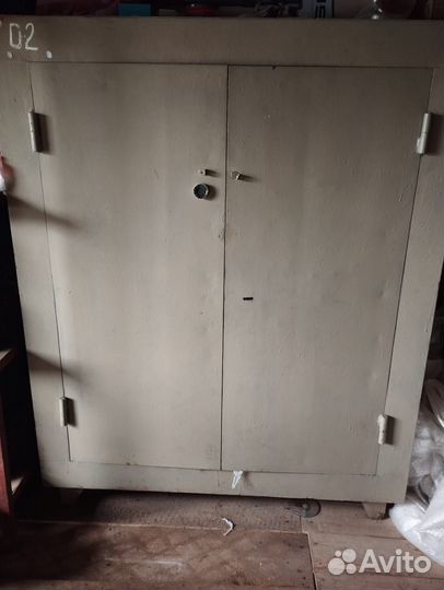 Сейф металлический