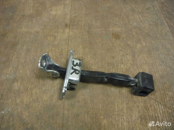 Ограничитель двери задней правой C4 Aircross 2015