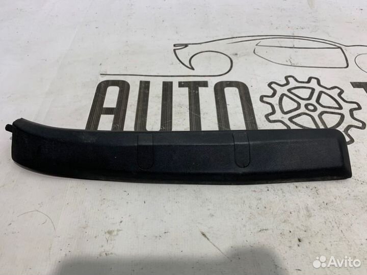 Накладка двери багажника Volkswagen Touareg 7L7