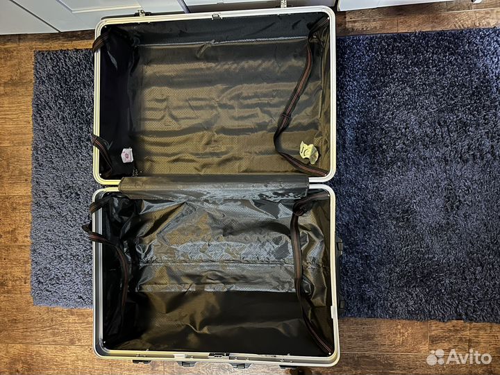 Чемодан на колесах