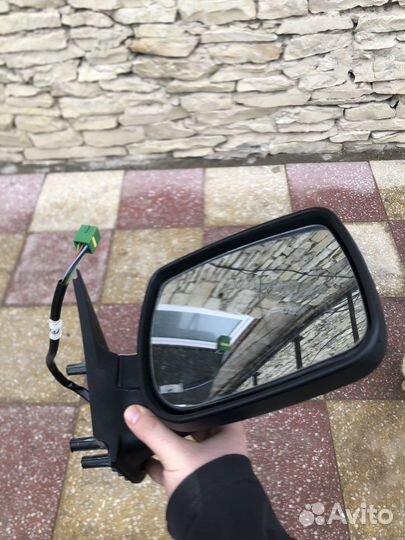 Зеркала на гранту