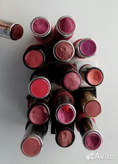 Помада, блеск для губ